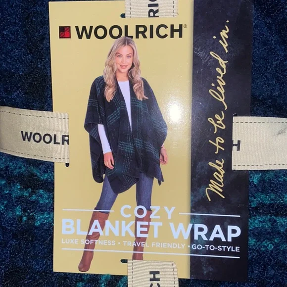 Woolrich Blanket Wrap - NWT - Picture 2 of 4